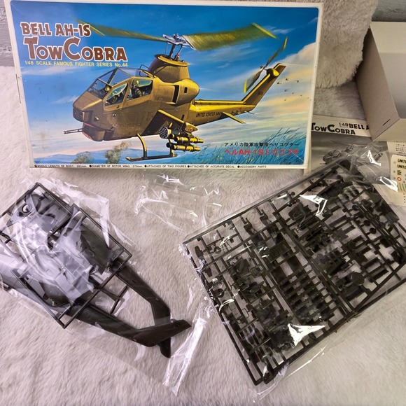 Fujimi Bell AH-1S Tow Cobra 1:48 Scale Model Kit No 44 VTG Japan Sealed Parts - Picture 4 of 13